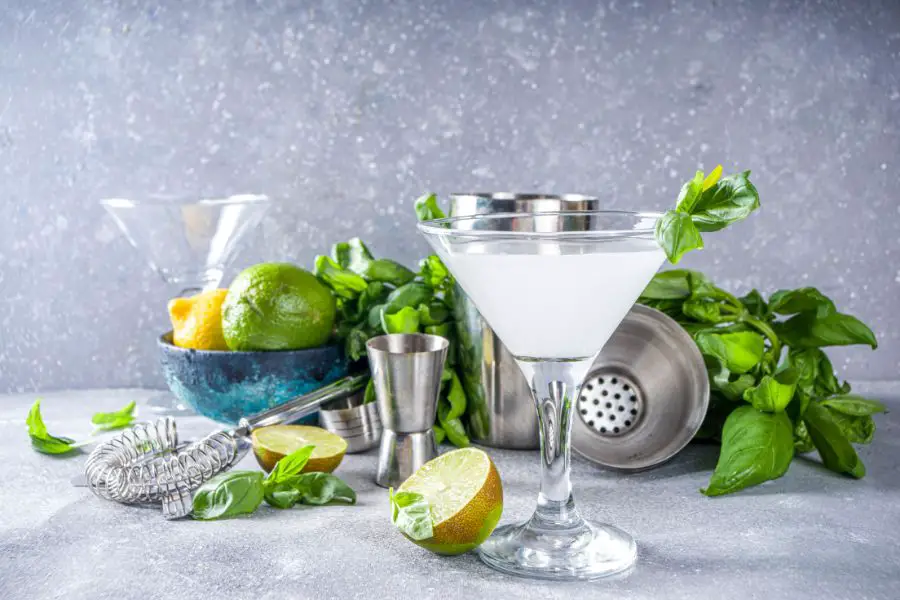 Le meilleur Rhum Blanc - Le citron vert est souvent le meilleur ami du rhum pour vos cocktails